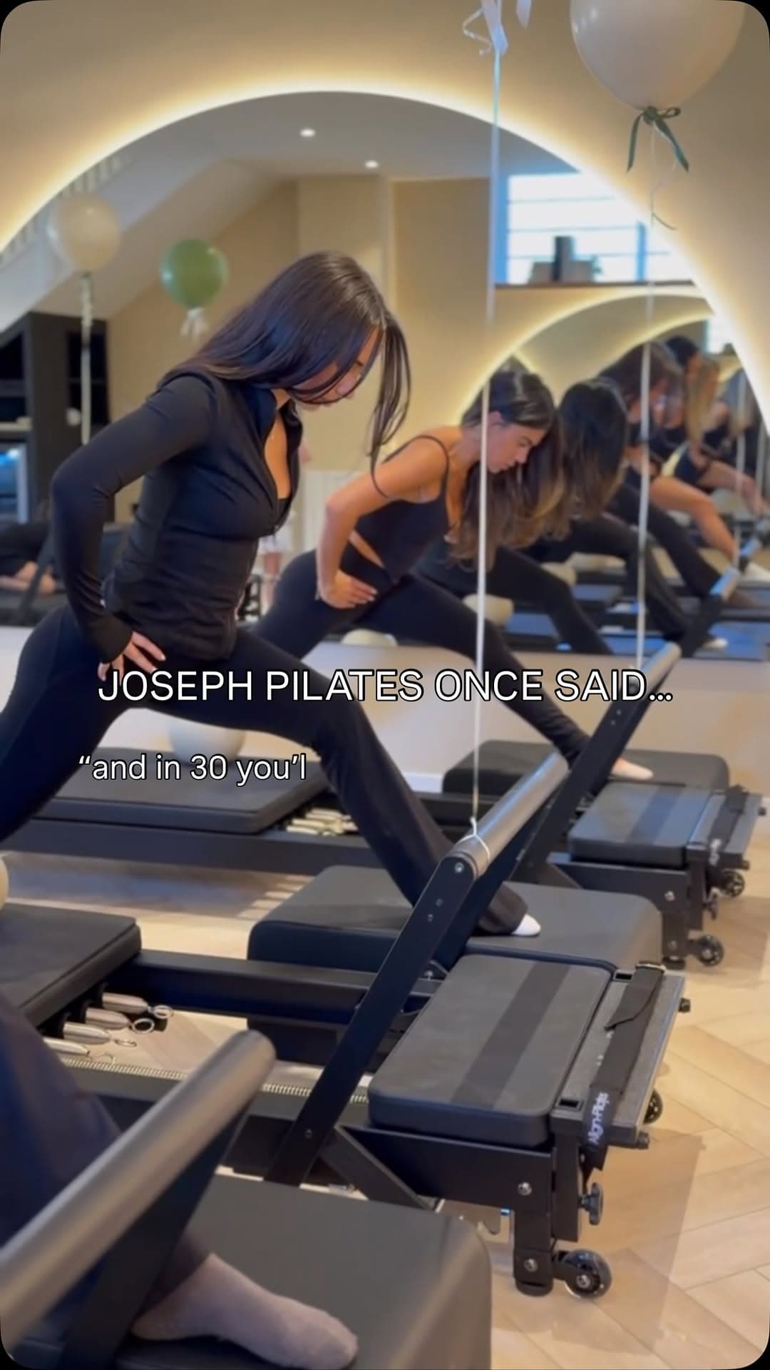 Power YU class — woman in lunge on reformer